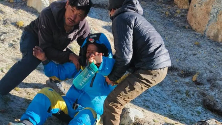 Everest’te mucize kurtuluş. Altı gündür kayıptı, sürünerek kampa ulaştı